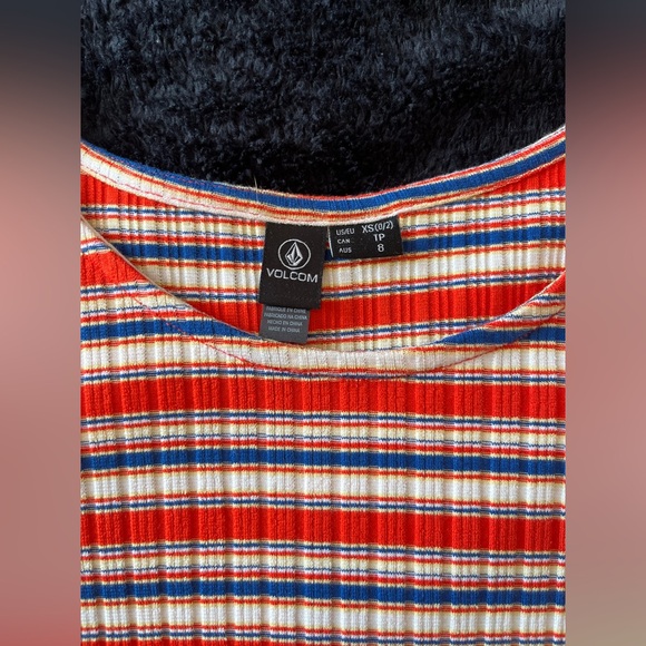 Striped Volcom crop top NWOT - Picture 5 of 5